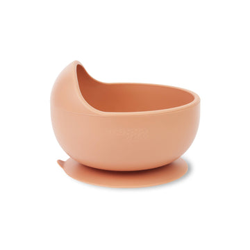 Bowl entrenador adherible de silicona grado alimenticio especial para la alimentación complementaria color rojo marca Moggy